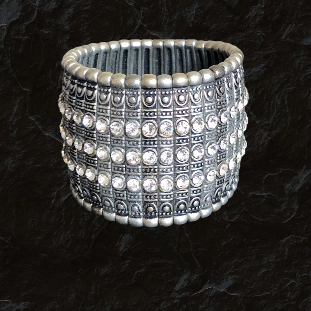 Fashion Jewelry Stretch Bracelet Rhinestone Embellished, Silver